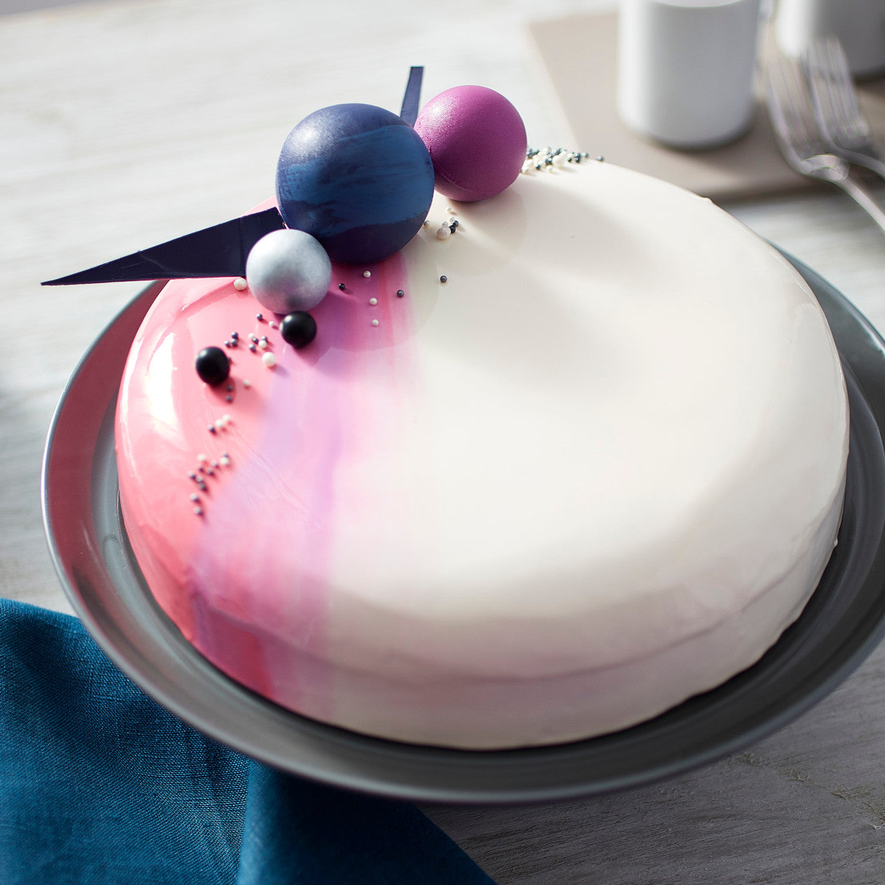Aluminum Bakeware Round Cake Pan 8x3 Inch, Wilton