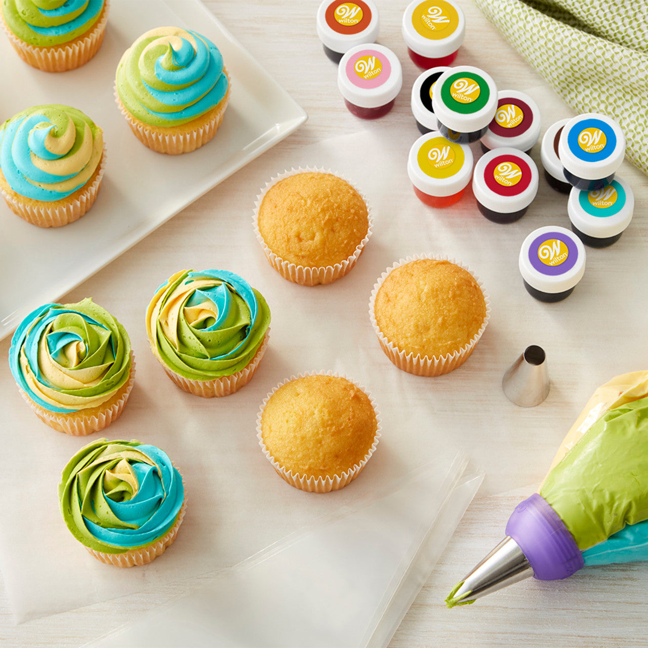 Color Swirl 3-Color Coupler Decorating Set, Wilton