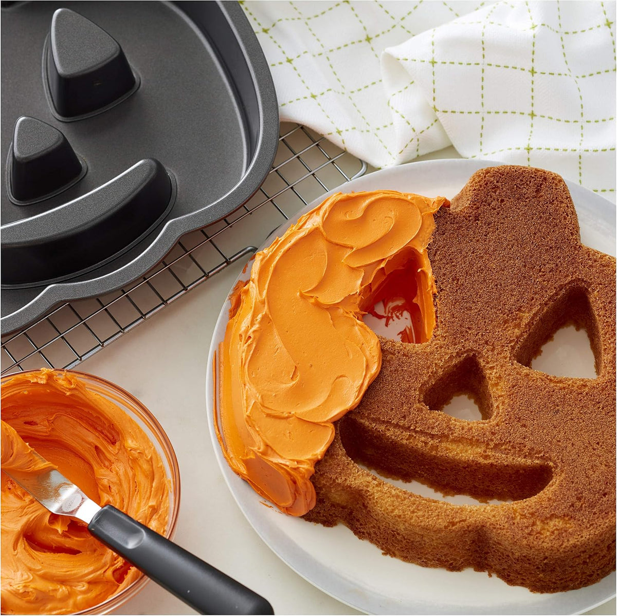 Jack O Lantern Cake Pan with Flute